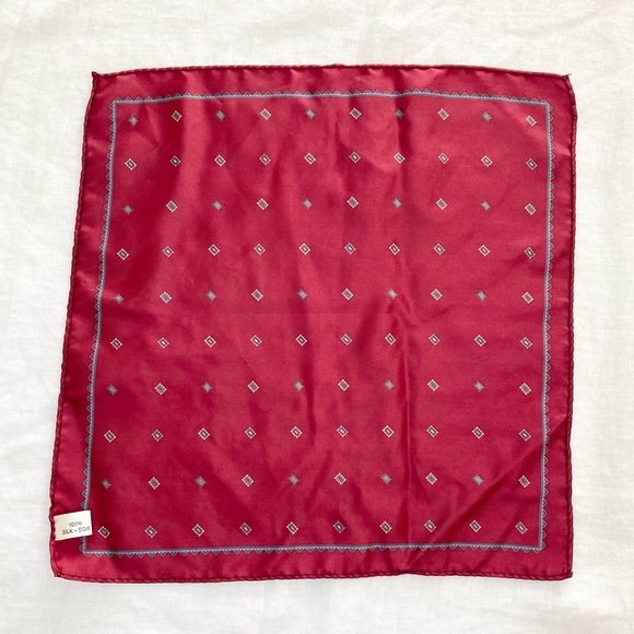 ✨Host Pick✨ Oscar De LaRenta Silk Pocket Square - Picture 6 of 10